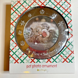 Large Round Silver Color Pet Photo Ornament with Snowflake Design NIB